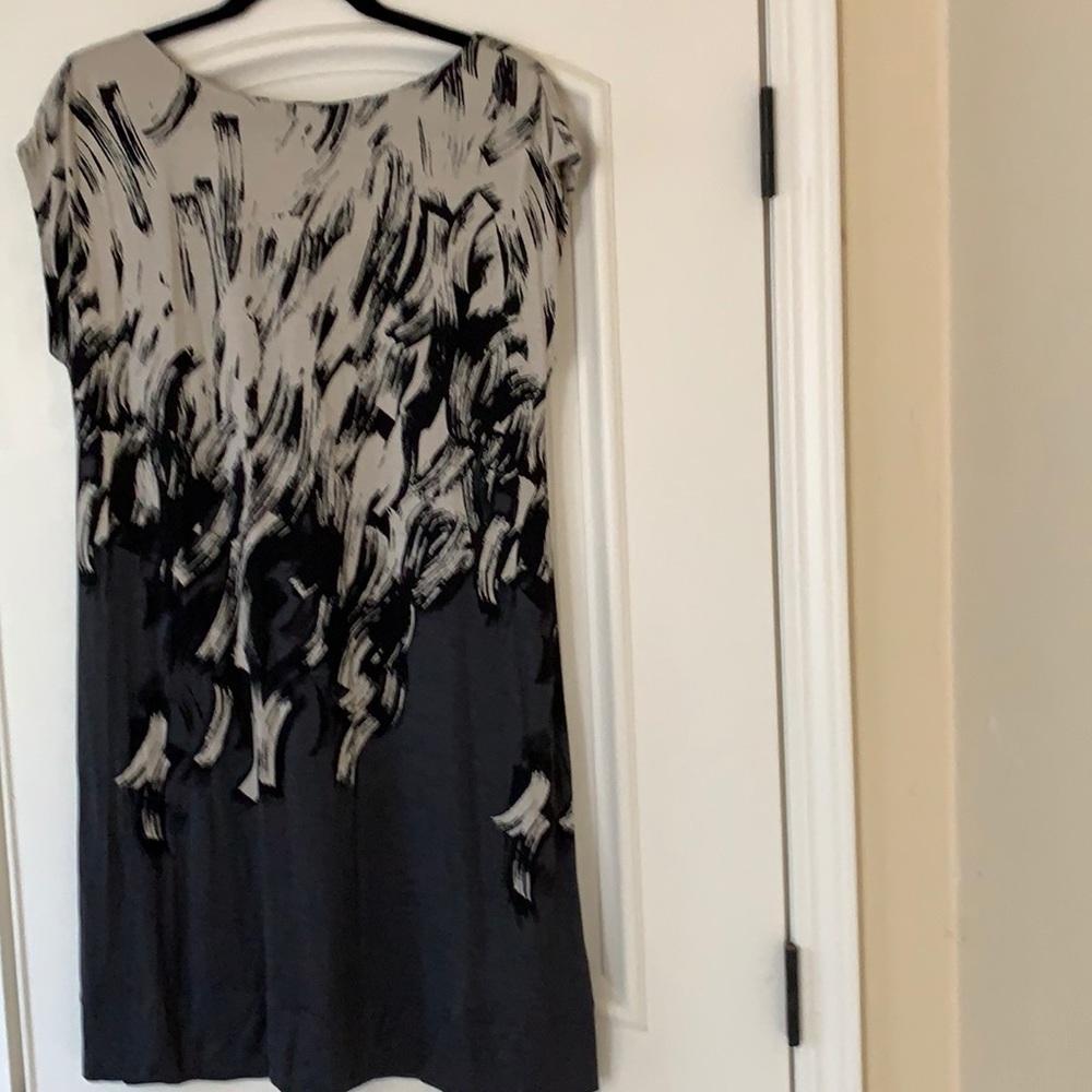 Lauren Conrad women’s leg knee length dress.